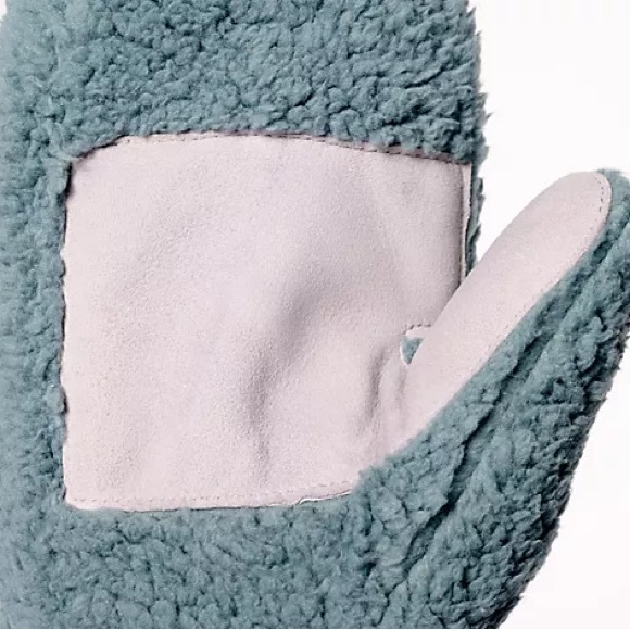 Koolaburra by Ugg Cafe Crème glove and headband set - Picture 2 of 5